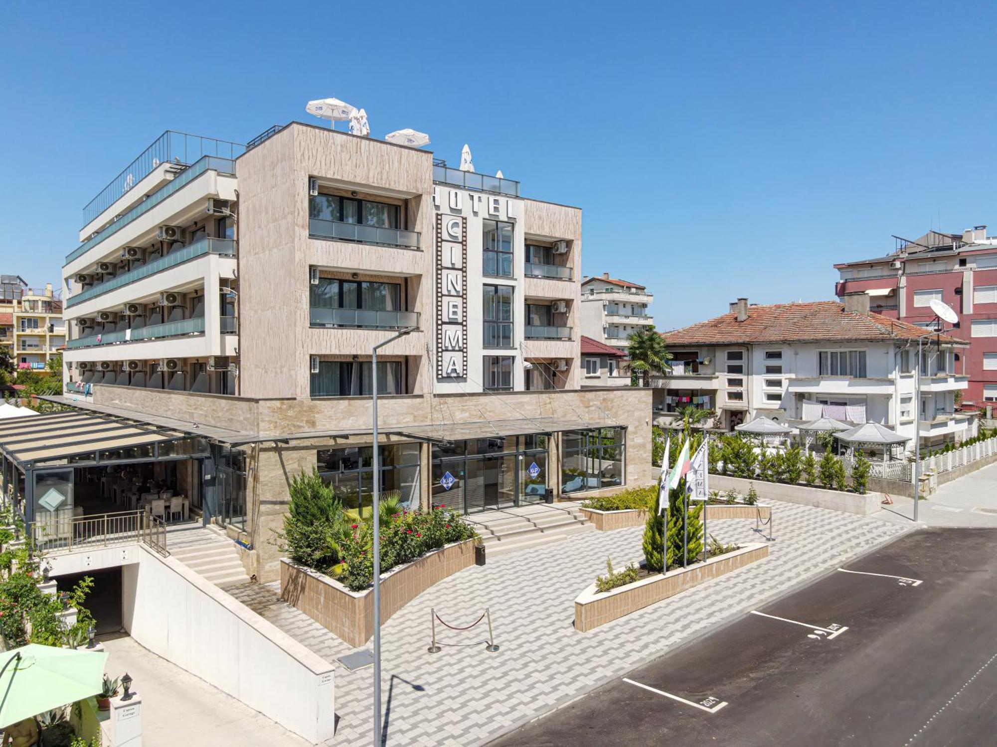 Cinema Hotel Primorsko Exterior photo
